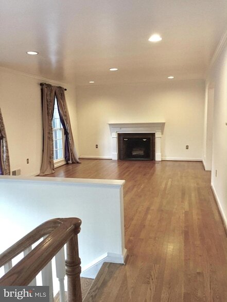 Building Photo - 7510 Cayuga Ave