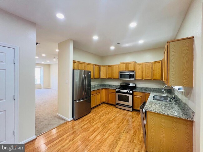Building Photo - 6107 Asher Ct