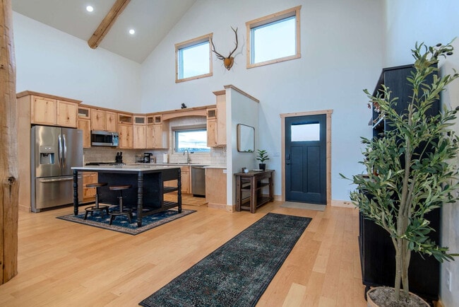 Building Photo - 4535 Roxanne St