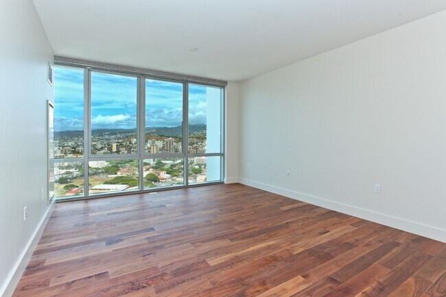 Primary Photo - Convenient Luxury Living!! WELCOME TO WAIH...