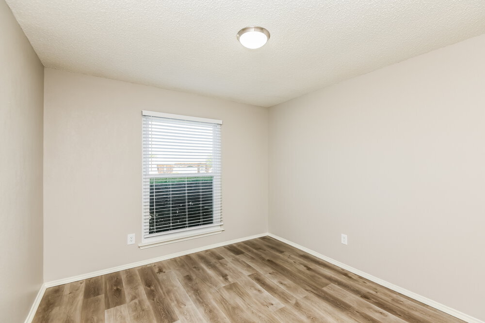 Building Photo - 216 Rosewood Ln