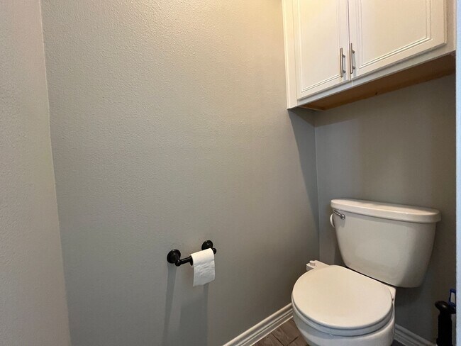 Building Photo - WALKING DISTANCE FROM OSO BAY WETLAND PRES...