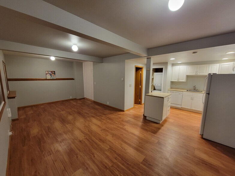 Building Photo - 9330 15th St SE