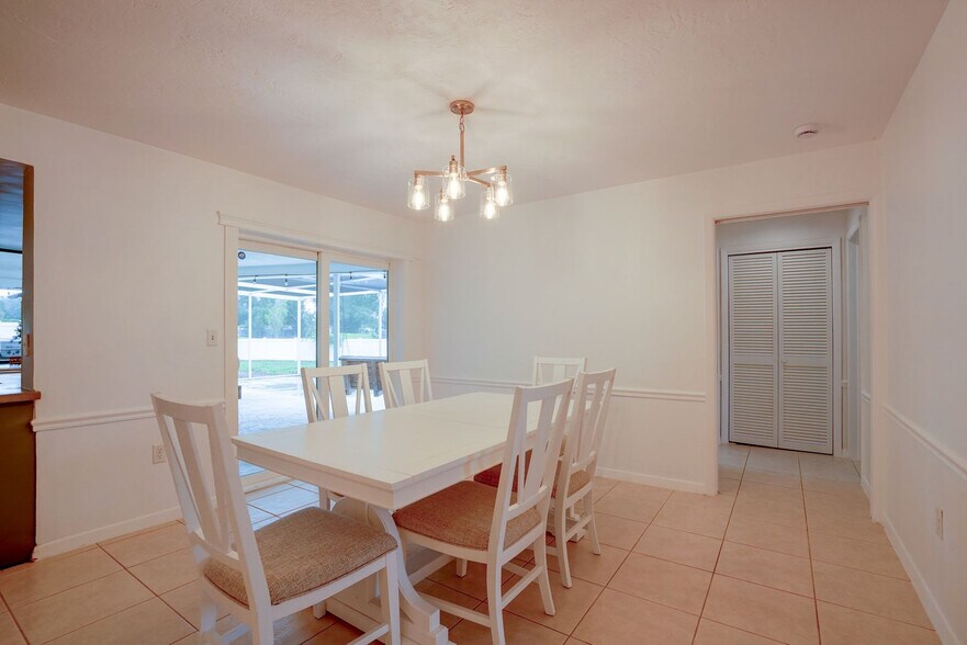 Building Photo - 3399 Espanola Dr