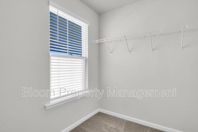 Building Photo - 803 Lilyford Ln