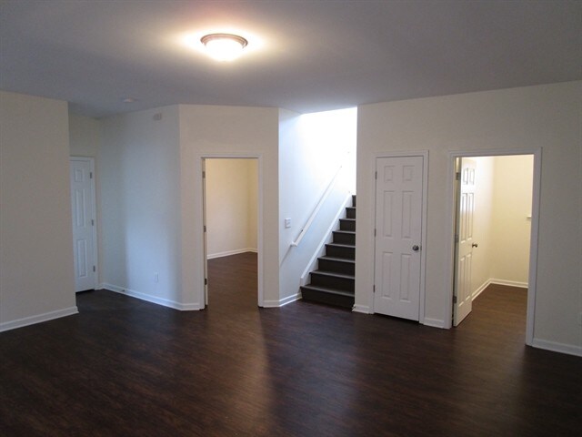 Building Photo - 1180 Cumberland Creek Way