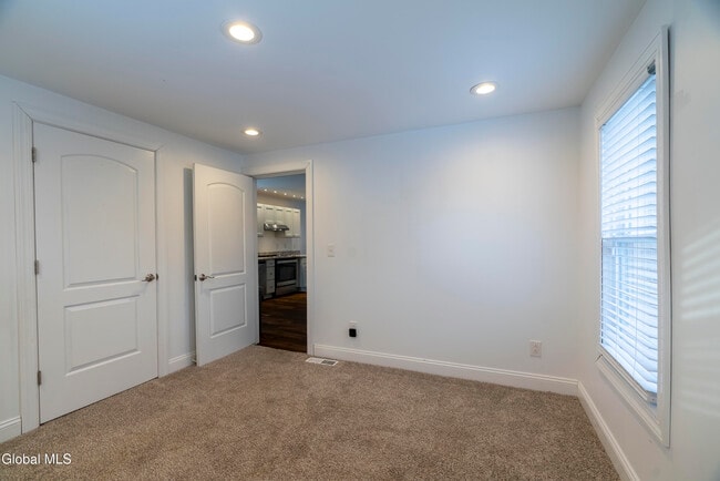 Building Photo - 288 Church St