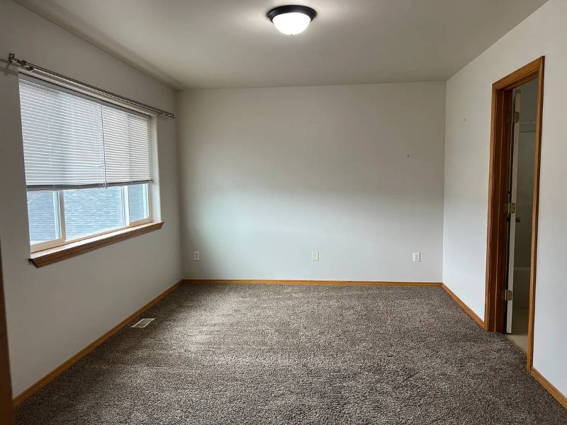 Building Photo - 1978 Greatview Dr