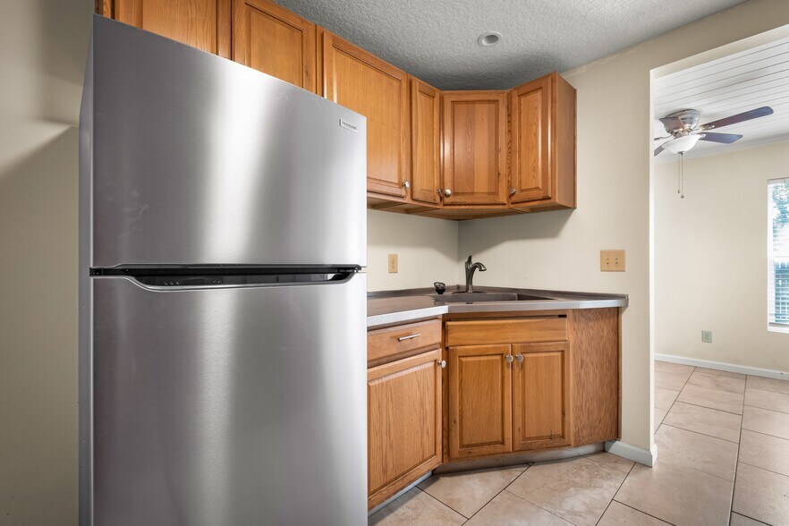 Building Photo - 12716 Gillespie Ave