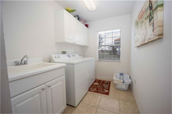 Building Photo - 5168 Harbour Dr