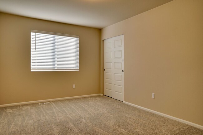 Building Photo - Covington 4 Bedroom on Easthilll