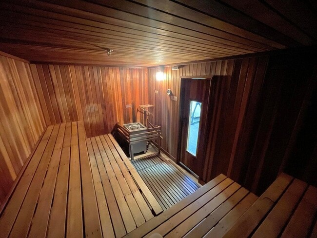 Building Photo - 234 N Broadway