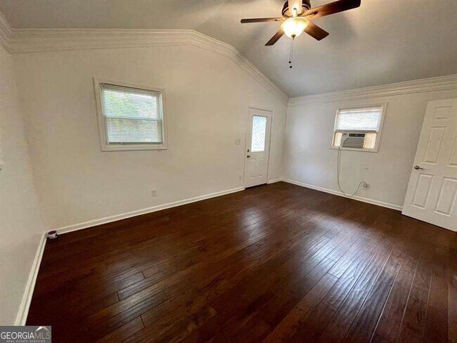 Building Photo - 8940 Bay Dr