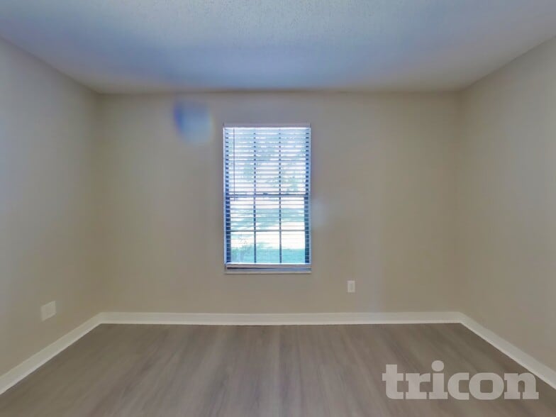 Building Photo - 1715 Farm Way