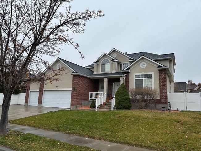 Building Photo - 2824 Ivory Way S