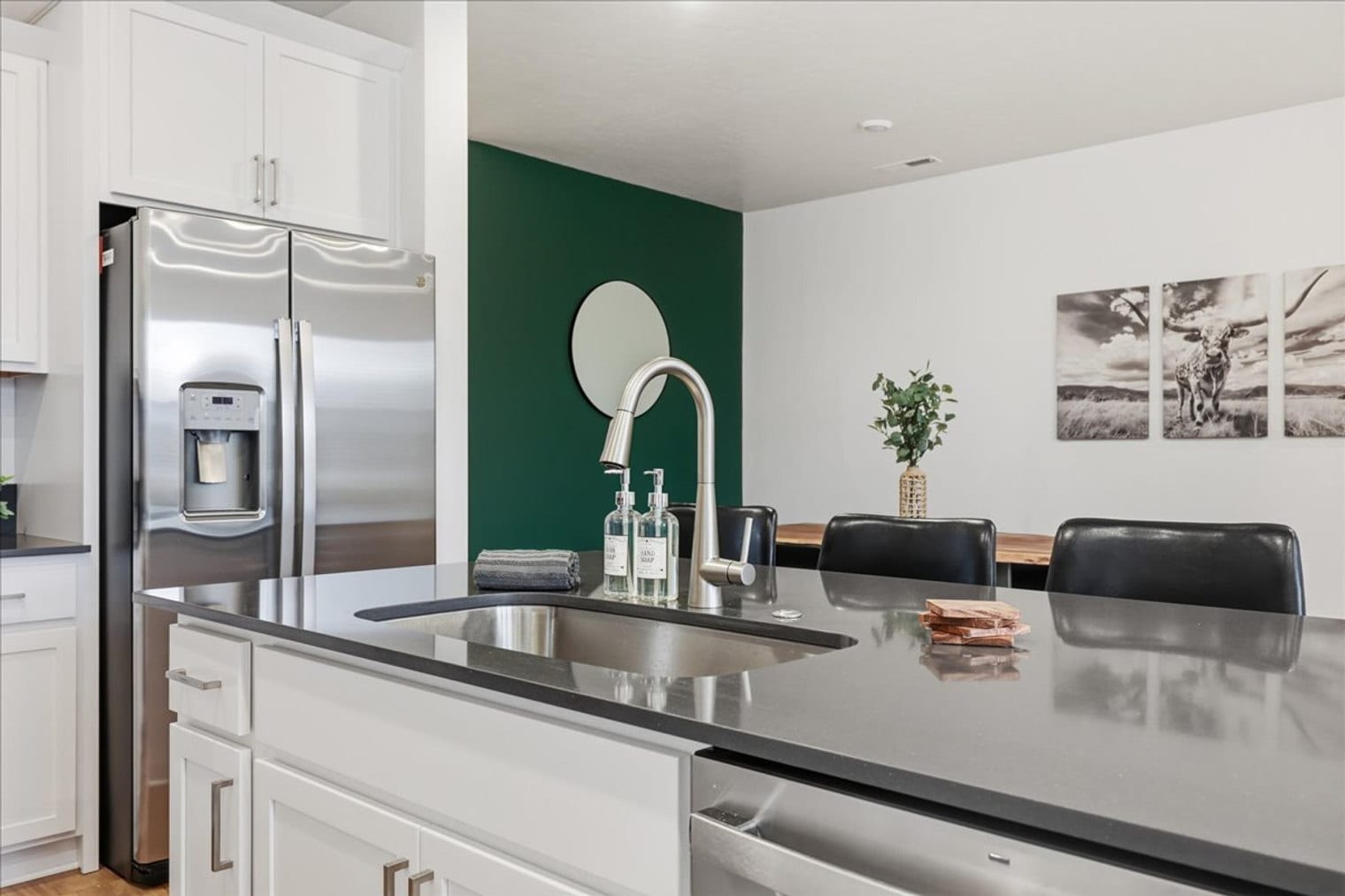 Building Photo - 4226 W Perspective St