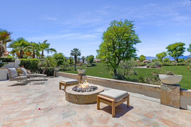 Building Photo - 701 Indian Ridge Dr
