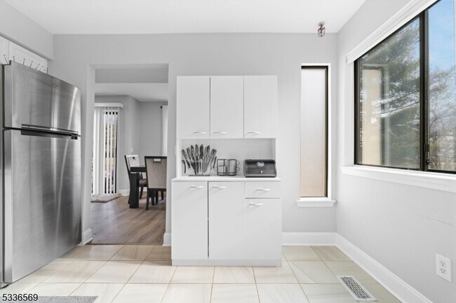 Building Photo - 3001 Revere Ct
