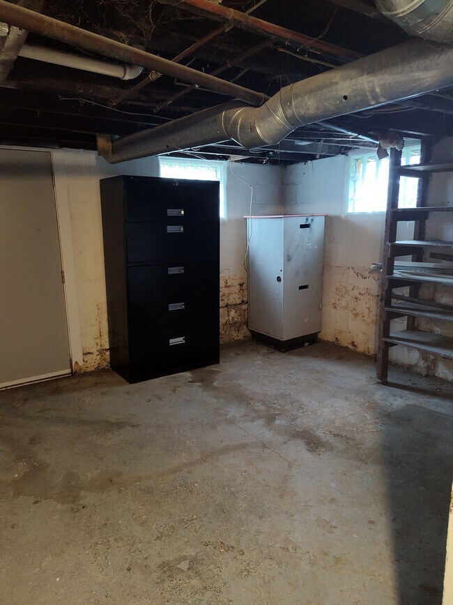 Building Photo - 145 21st St NW