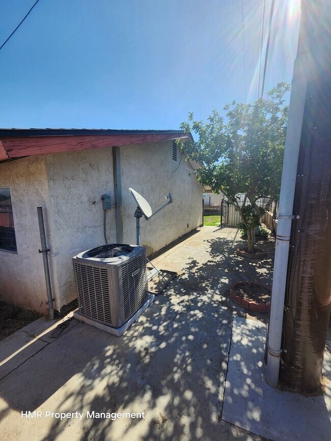 Building Photo - Beautiful House Norco