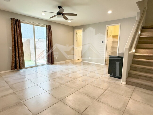 Building Photo - 731 W Winchester Dr
