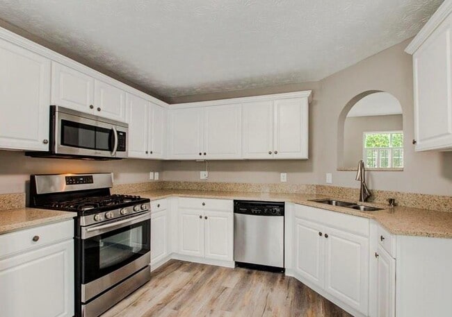 Building Photo - 3321 Serenade Ct
