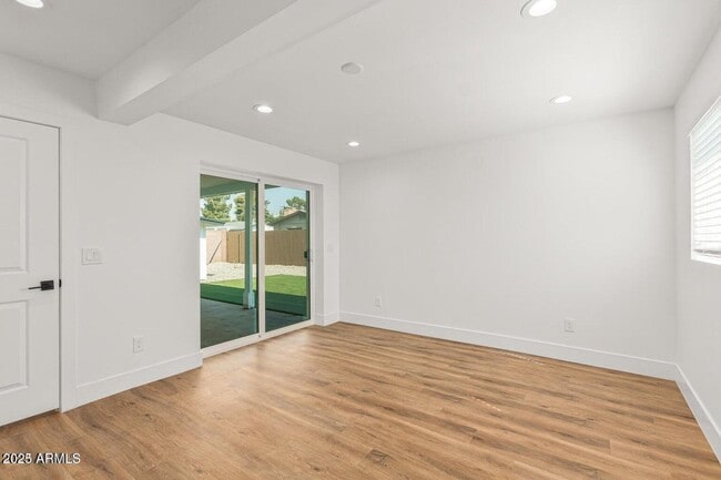 Building Photo - 3016 E Turney Ave