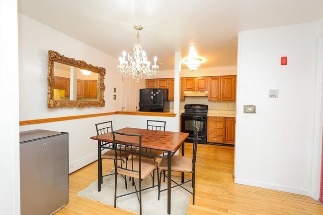 Building Photo - 610 S Franklin St