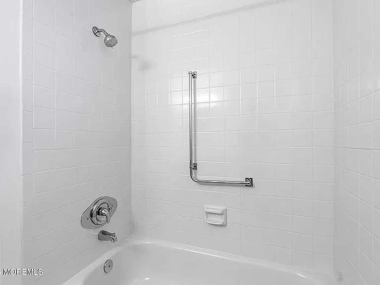 Building Photo - 43 Freeport Ct