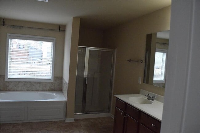 Building Photo - 480 Meadow Hill Dr