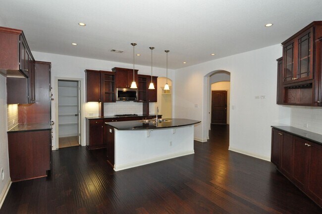 Building Photo - Beautiful Spacious Home FOR LEASE!