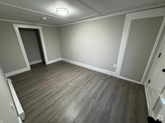 Building Photo - 36 Glenwood Ct