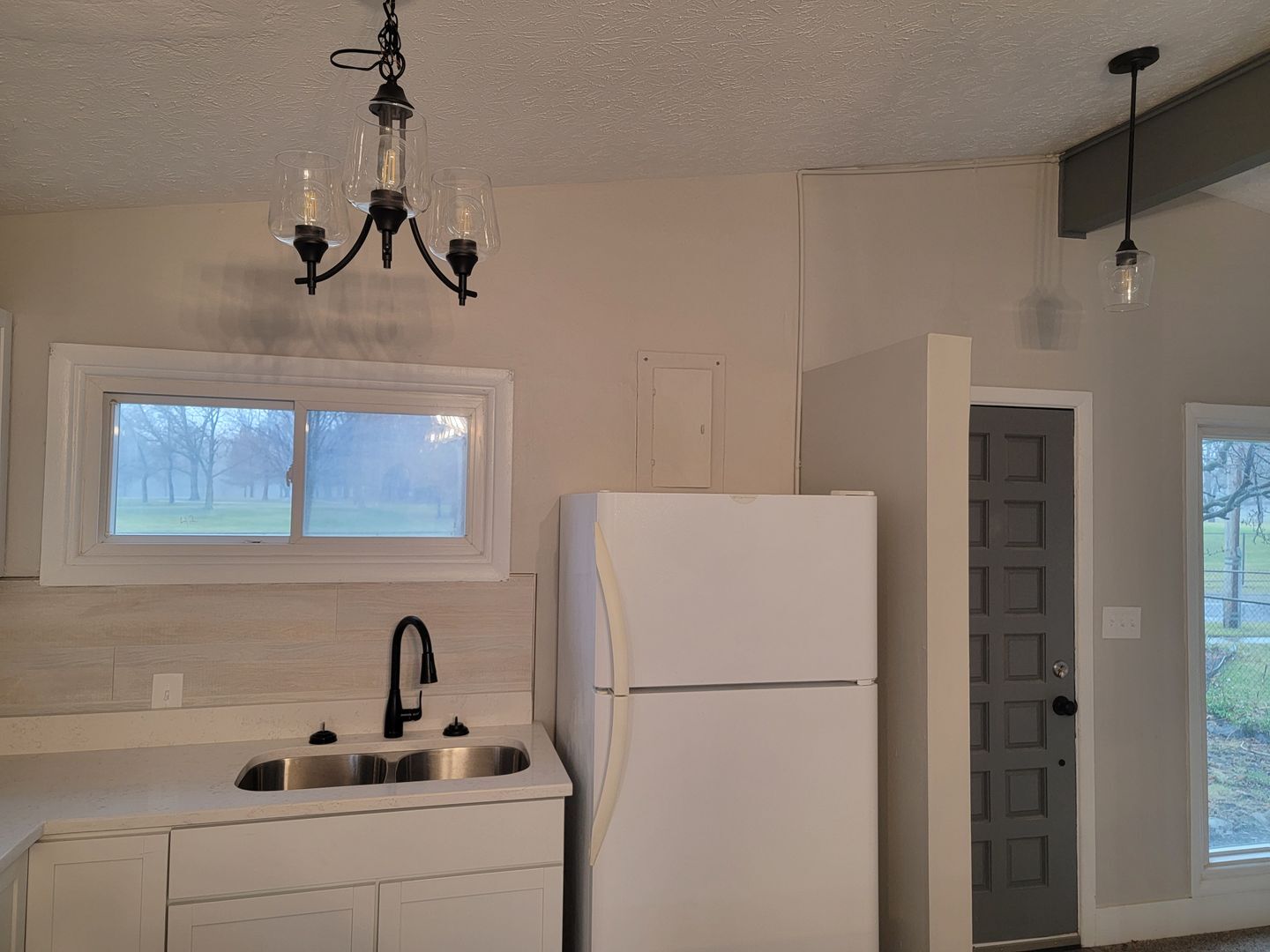 Building Photo - 1196 Thorndale Dr