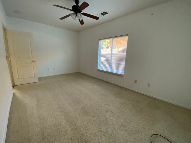 Building Photo - Cozy Home for rent in Visalia