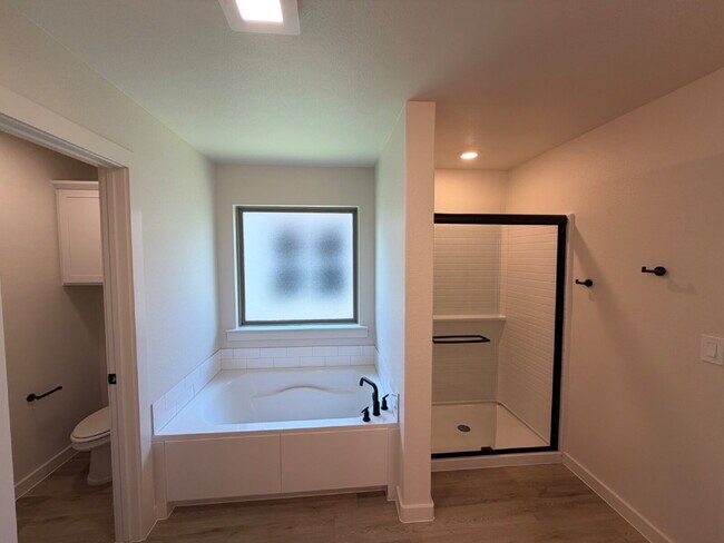 Building Photo - New Spacious 3 Bedroom Home with Luxury Primary Suite in Frenship ISD