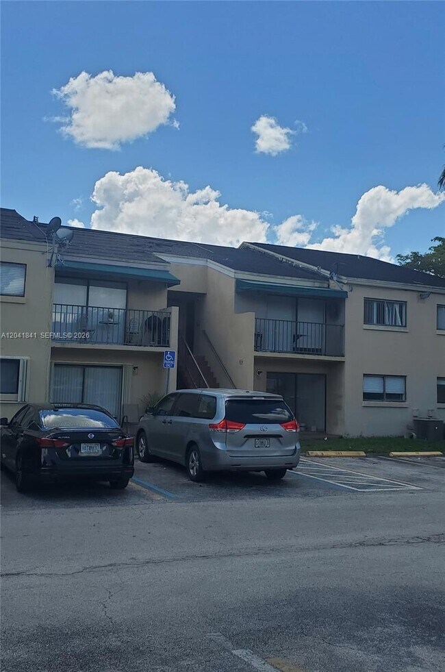 Building Photo - 7405 SW 152nd Ave