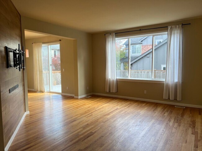 Building Photo - 3bd/2.5ba Snoqualmie Home