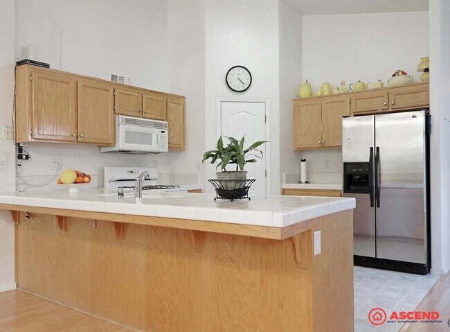 Building Photo - 9425 Lanneau Ct