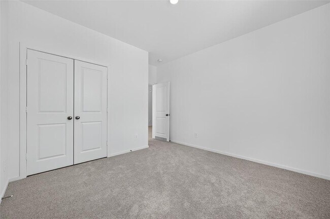 Building Photo - 32006 Medallion Oaks Trl