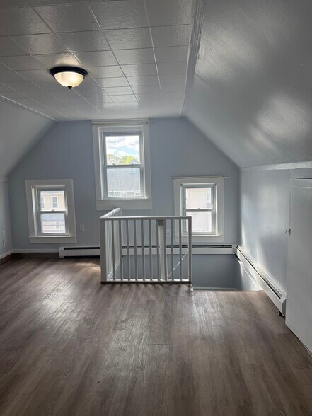 Building Photo - 397 Clifton Ave