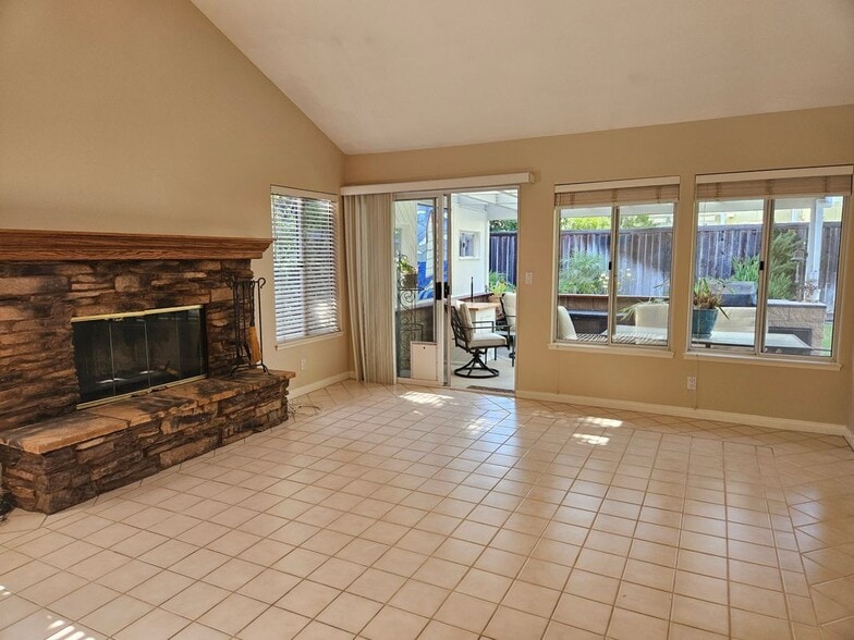 Building Photo - 2611 Uranium Dr