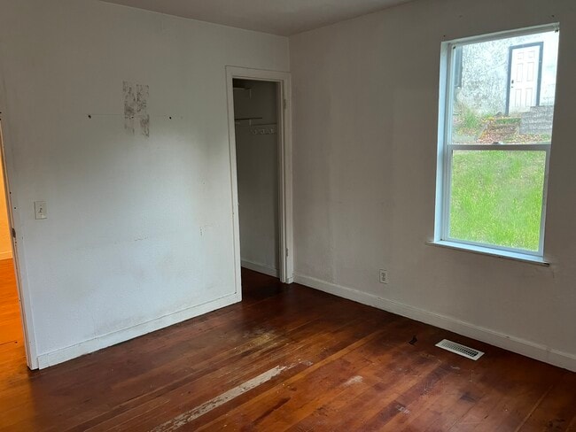 Building Photo - 1329 Sherman Ave