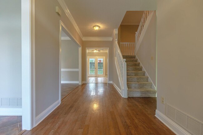 Building Photo - 4375 Big Horn Dr S