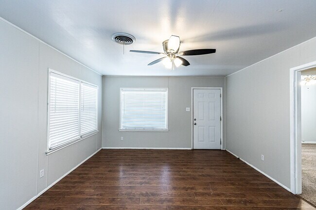 Building Photo - Cute 2/2 With Tons of Space, Minutes from Texas Tech!