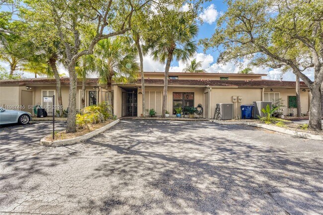 Building Photo - 8352 Dundee Terrace