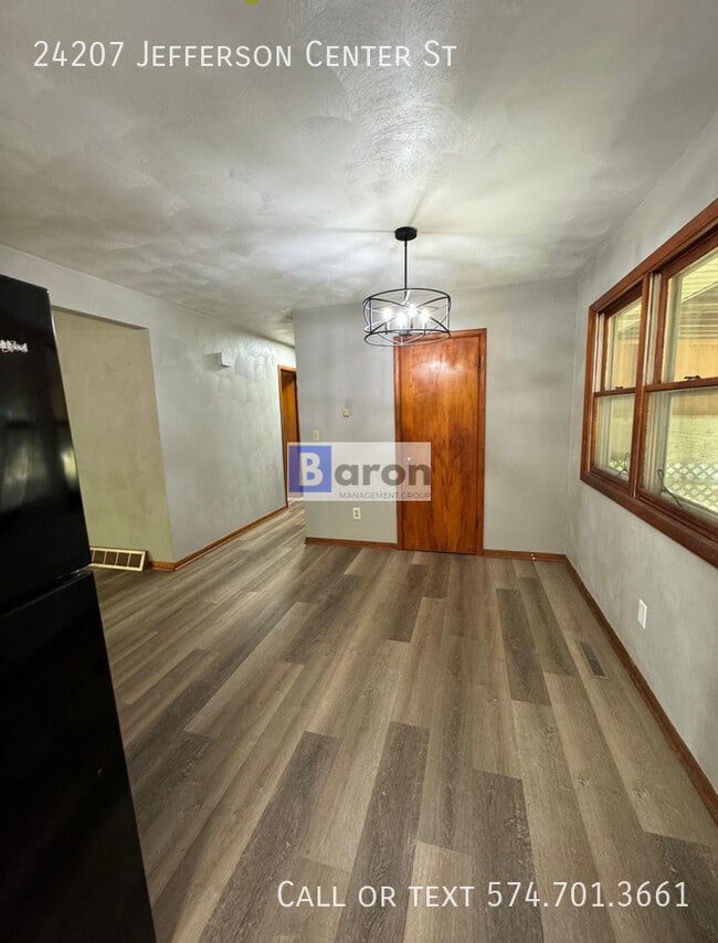 Building Photo - 24207 Jefferson Center St