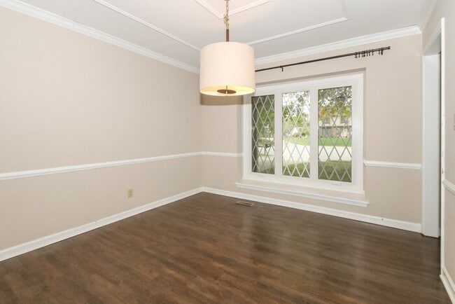 Building Photo - 4 Bedroom Carmel Home!
