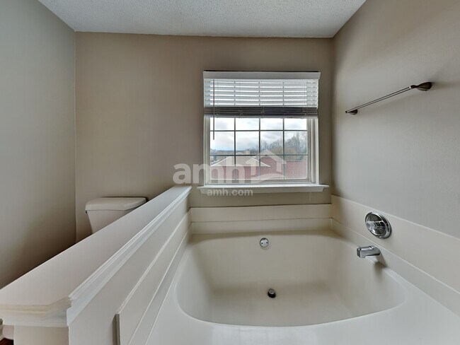 Building Photo - 1 Planters Grove Dr