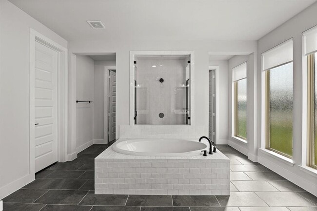 Building Photo - 7701 Boyd Hvn Dr