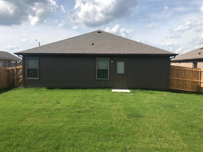 Building Photo - 1415 Warringwood Dr